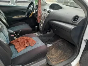 Toyota Yaris 1.5 Sedan 2008 White