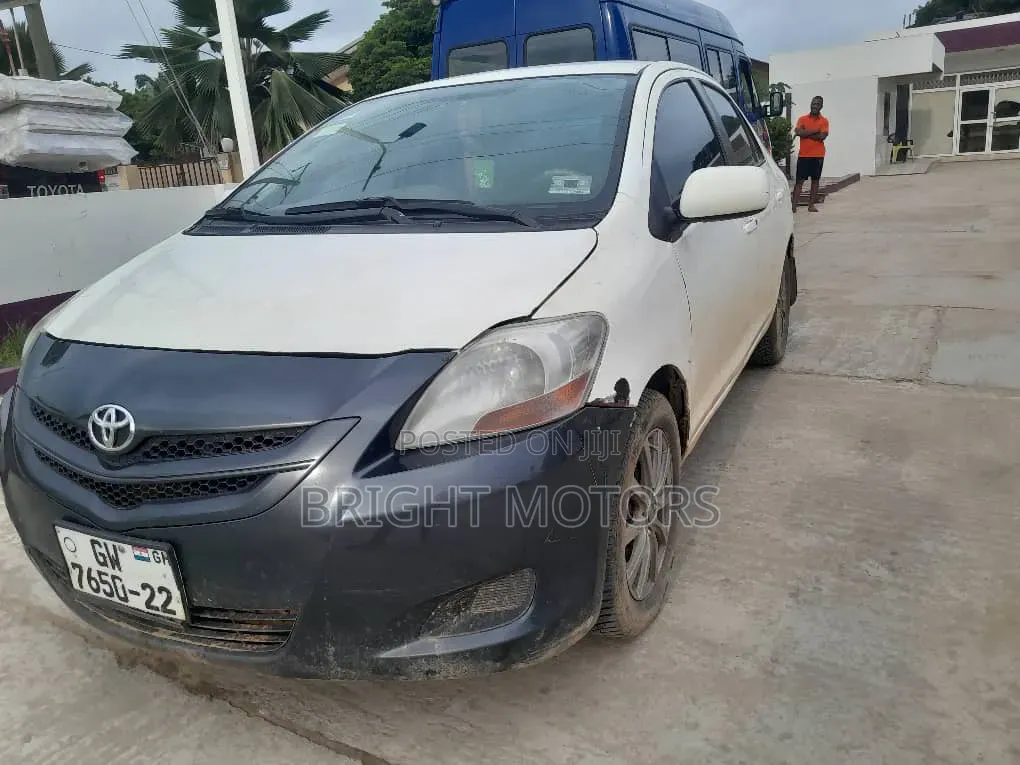 Toyota Yaris 1.5 Sedan 2008 White