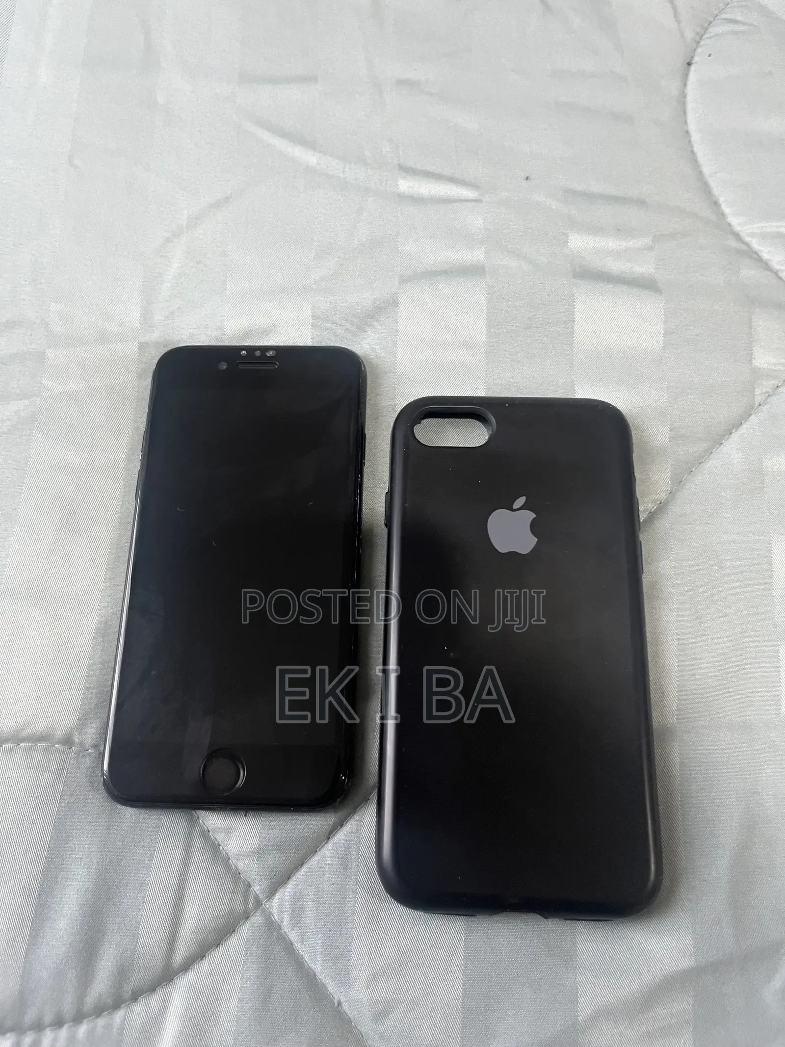 Apple iPhone SE (2020) 64 GB Black