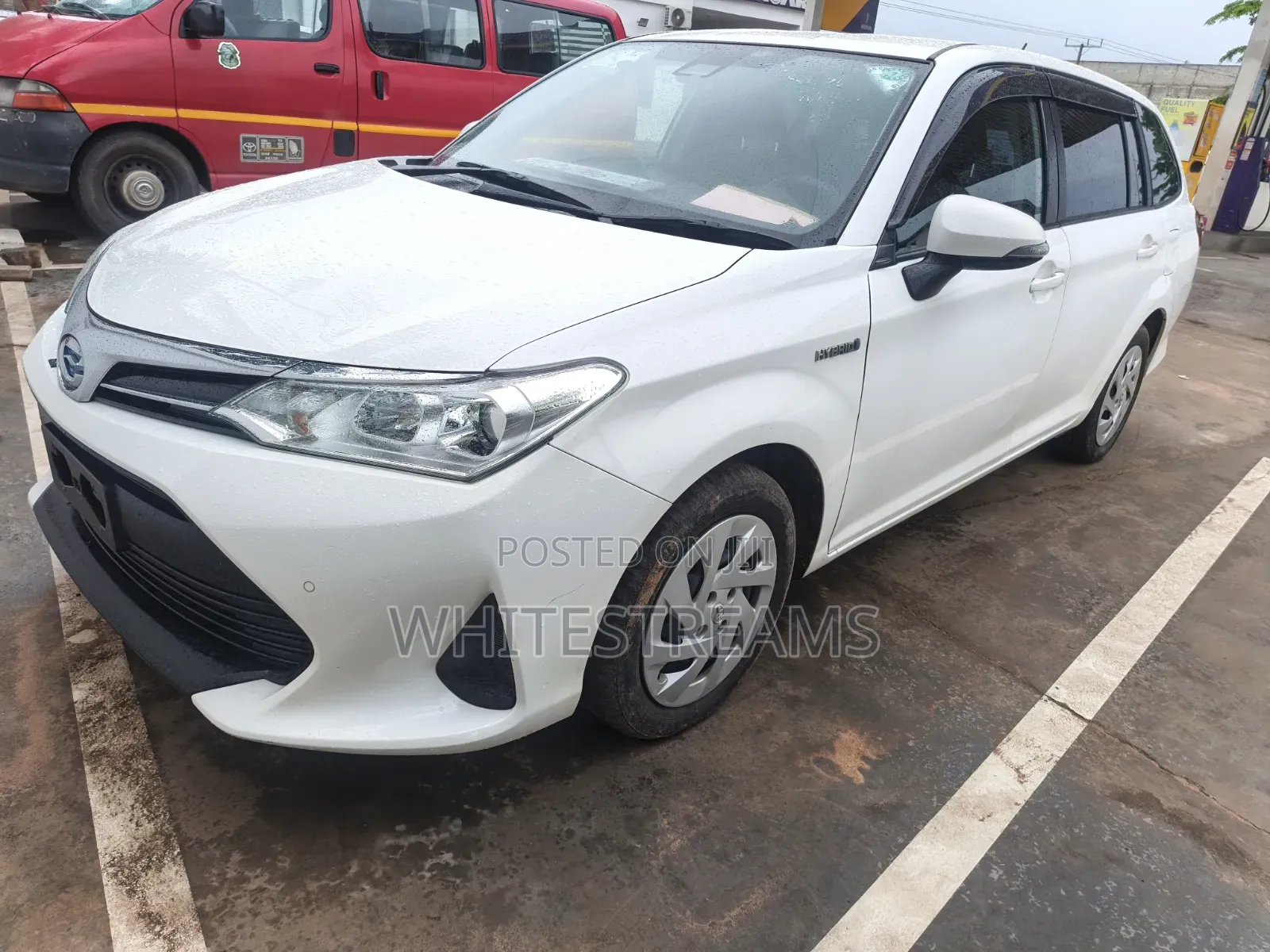 Toyota Corolla Fielder 1.5 Hybrid FWD 2020 White