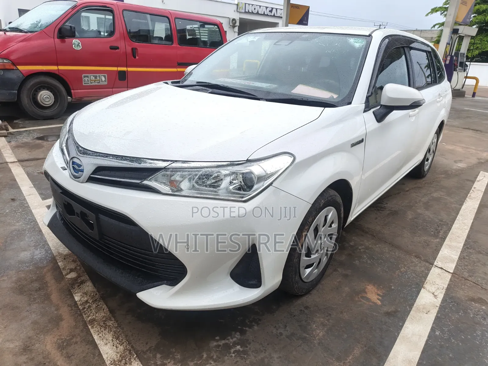 Toyota Corolla Fielder 1.5 Hybrid FWD 2020 White