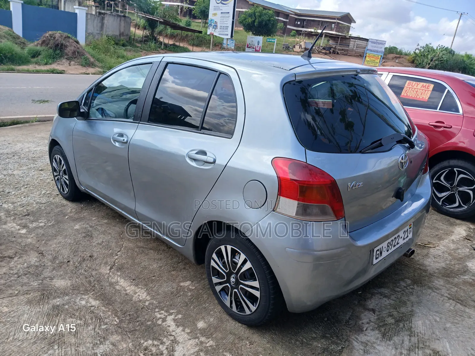 Toyota Vitz 2010 Silver