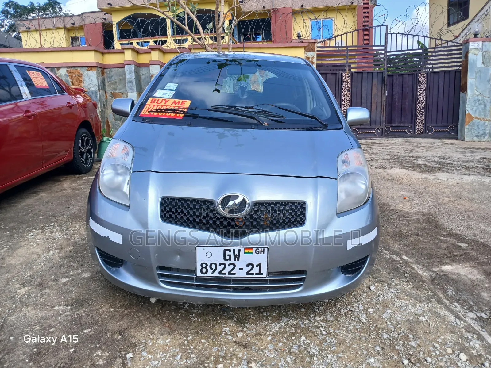Toyota Vitz 2010 Silver