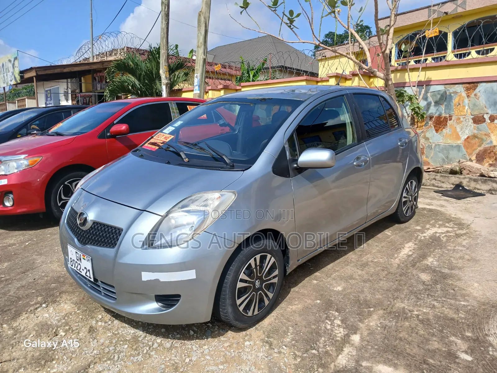Toyota Vitz 2010 Silver