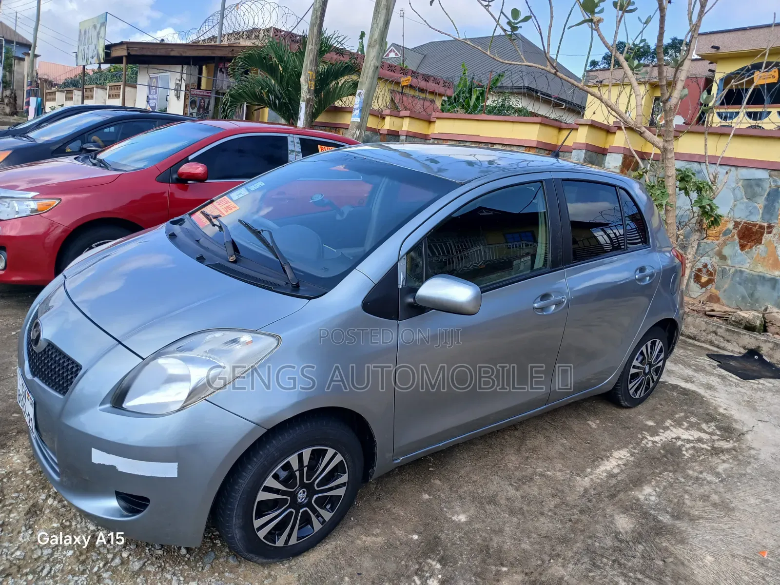Toyota Vitz 2010 Silver