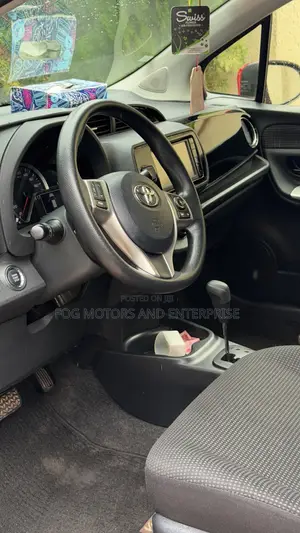 Toyota Vitz 1.5 FWD 5dr 2015 Red