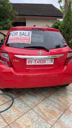 Toyota Vitz 1.5 FWD 5dr 2015 Red