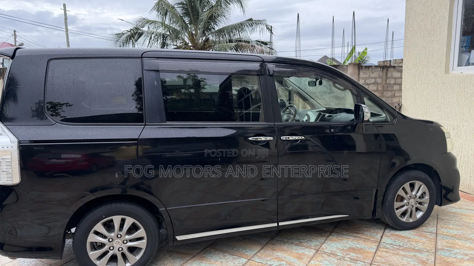 Toyota Voxy 2013 Black