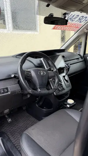Toyota Voxy 2013 Black