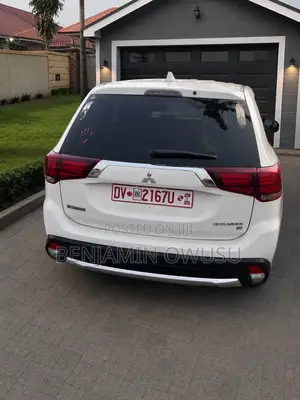 Mitsubishi Outlander SE FWD 2018 White
