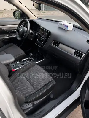 Mitsubishi Outlander SE FWD 2018 White