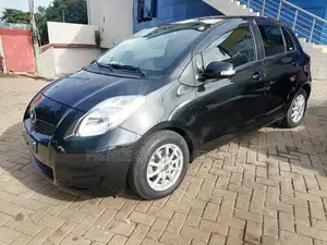 Toyota Vitz 2010 Black