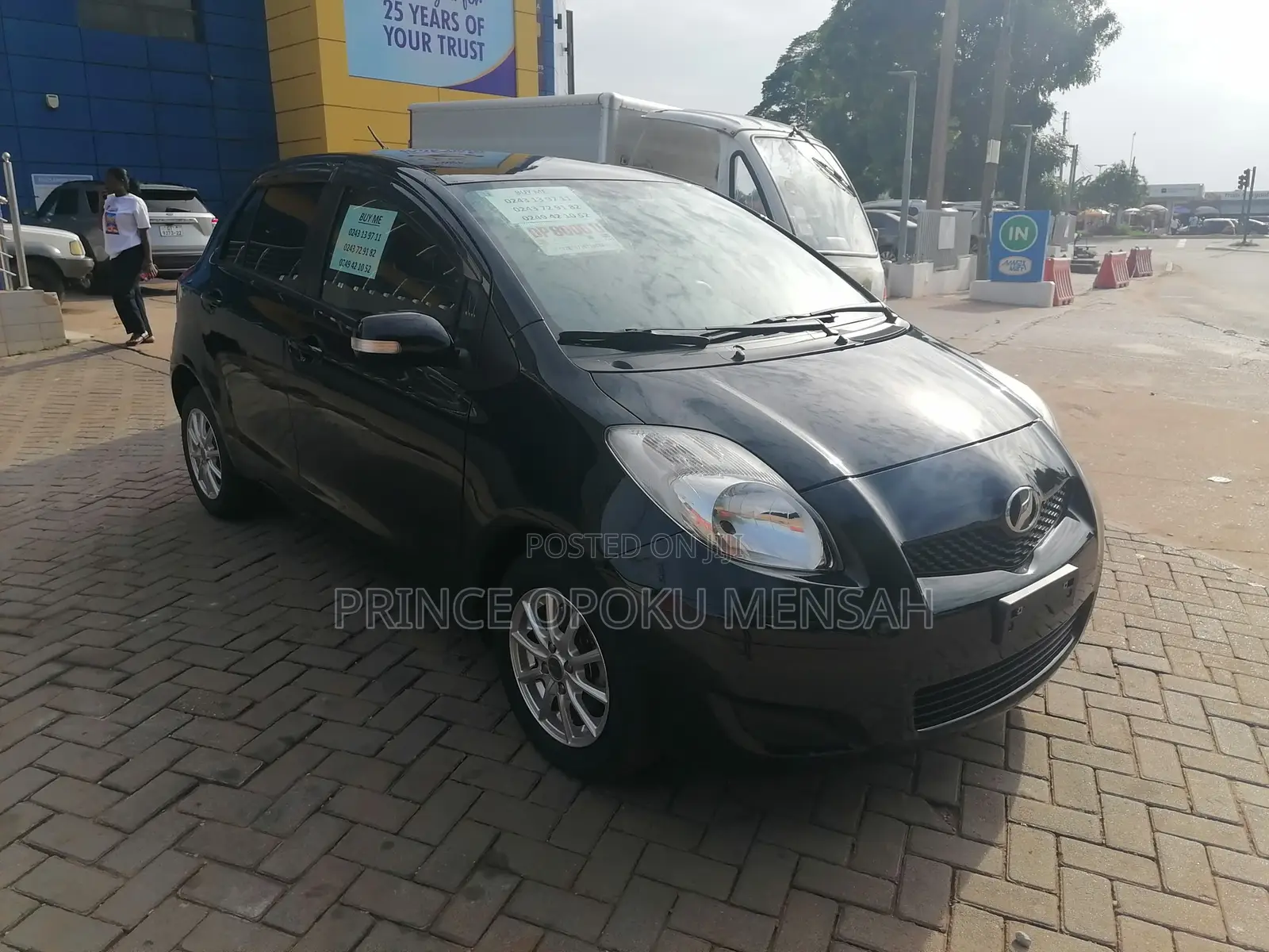 Toyota Vitz 2010 Black