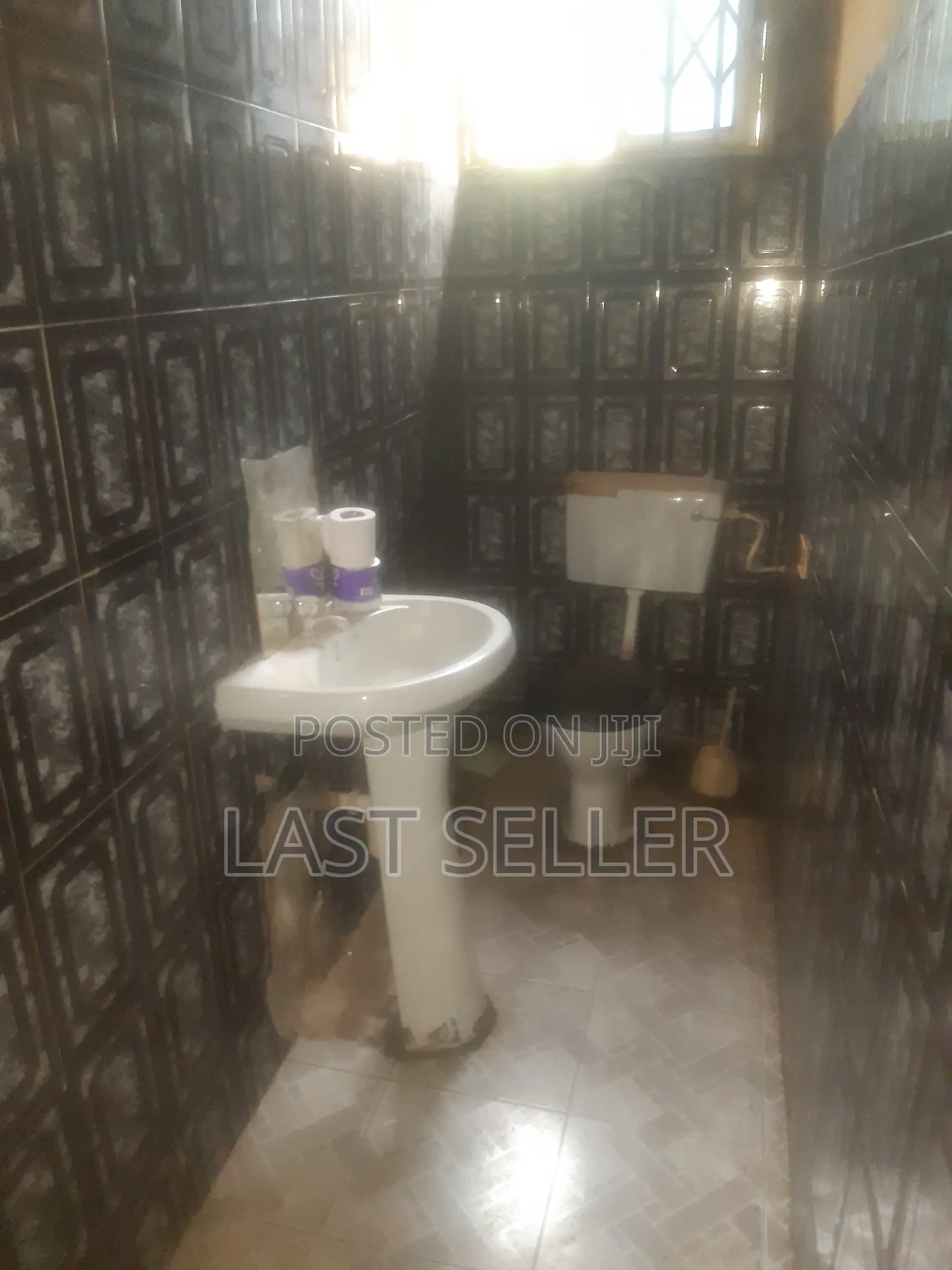 4bdrm Shared Apartment in Sarpong, Adam Nana for rent