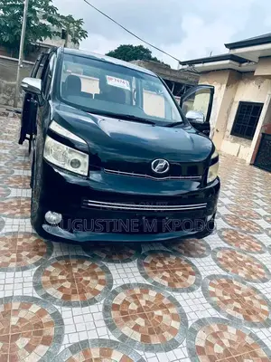 Toyota Voxy 2010 Black