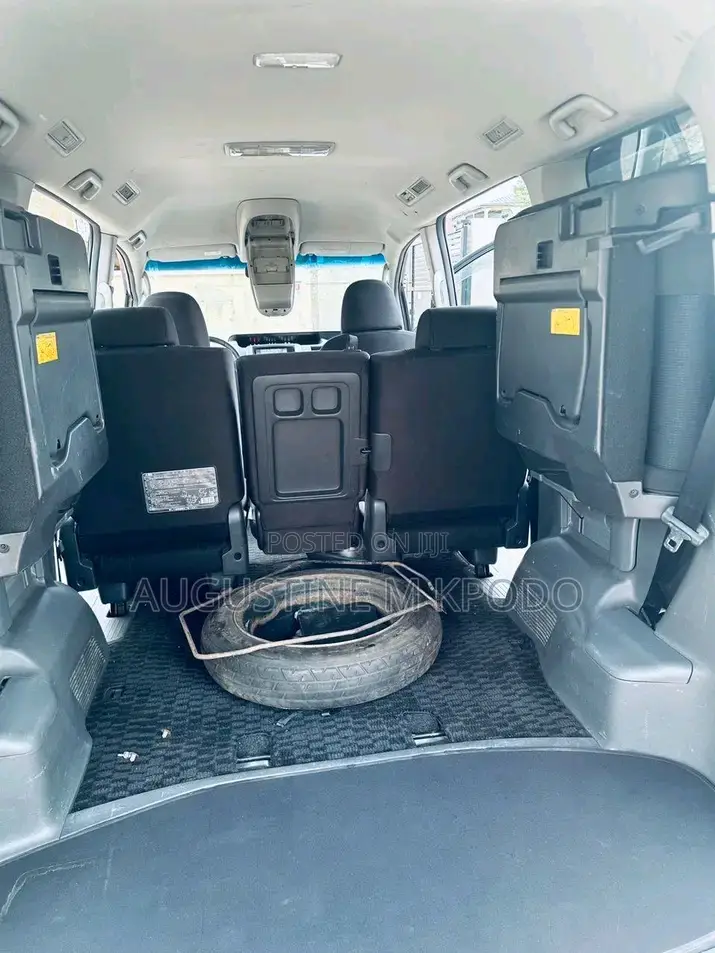 Toyota Voxy 2010 Black