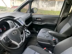 Toyota Voxy SV Premium 2014 Black