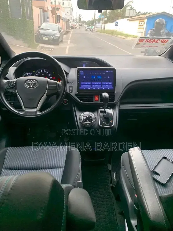 Toyota Voxy SV Premium 2014 Black