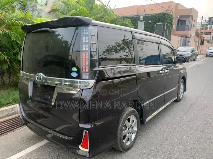 Toyota Voxy SV Premium 2014 Black