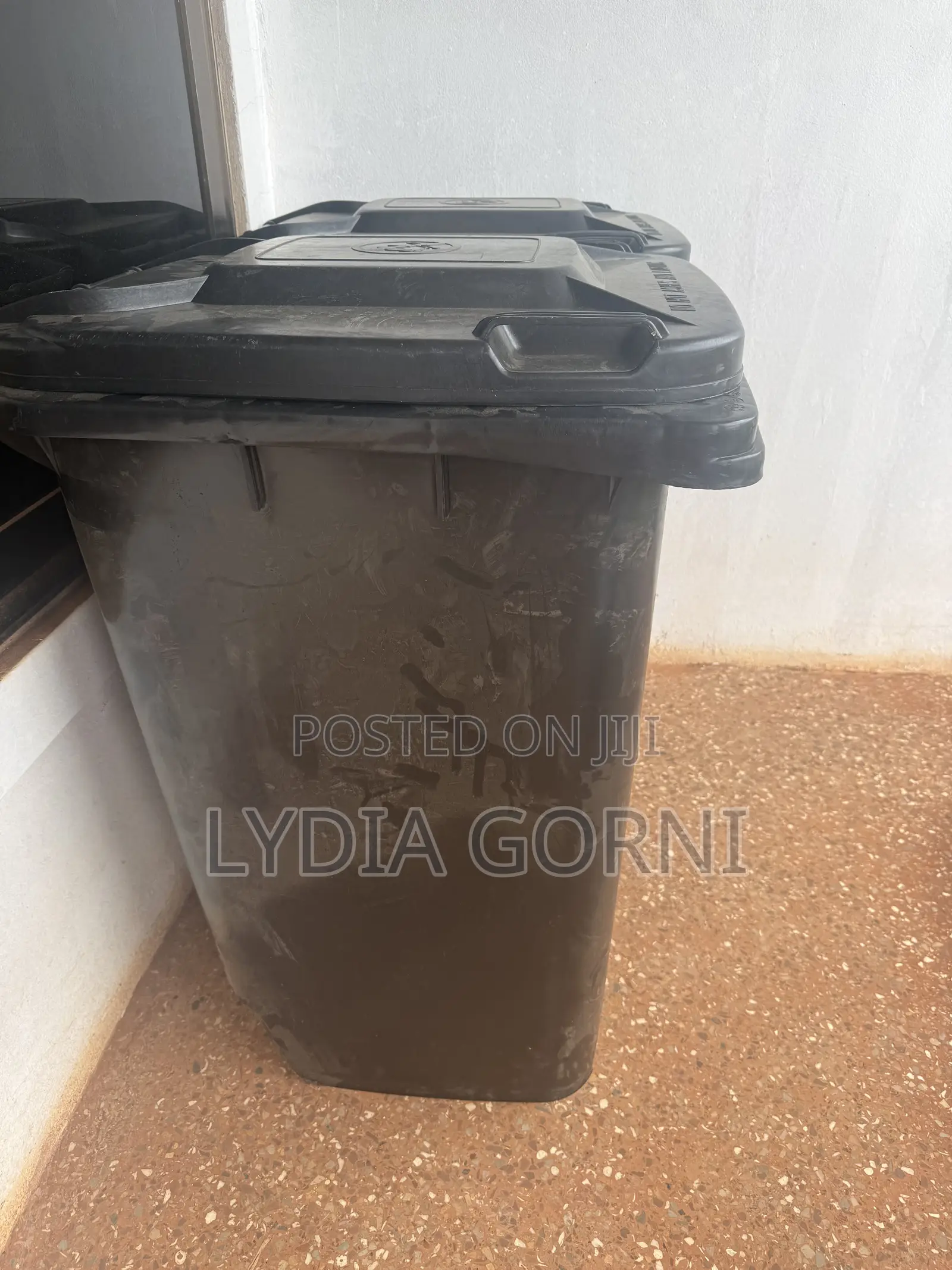 240 Litre Dustbin