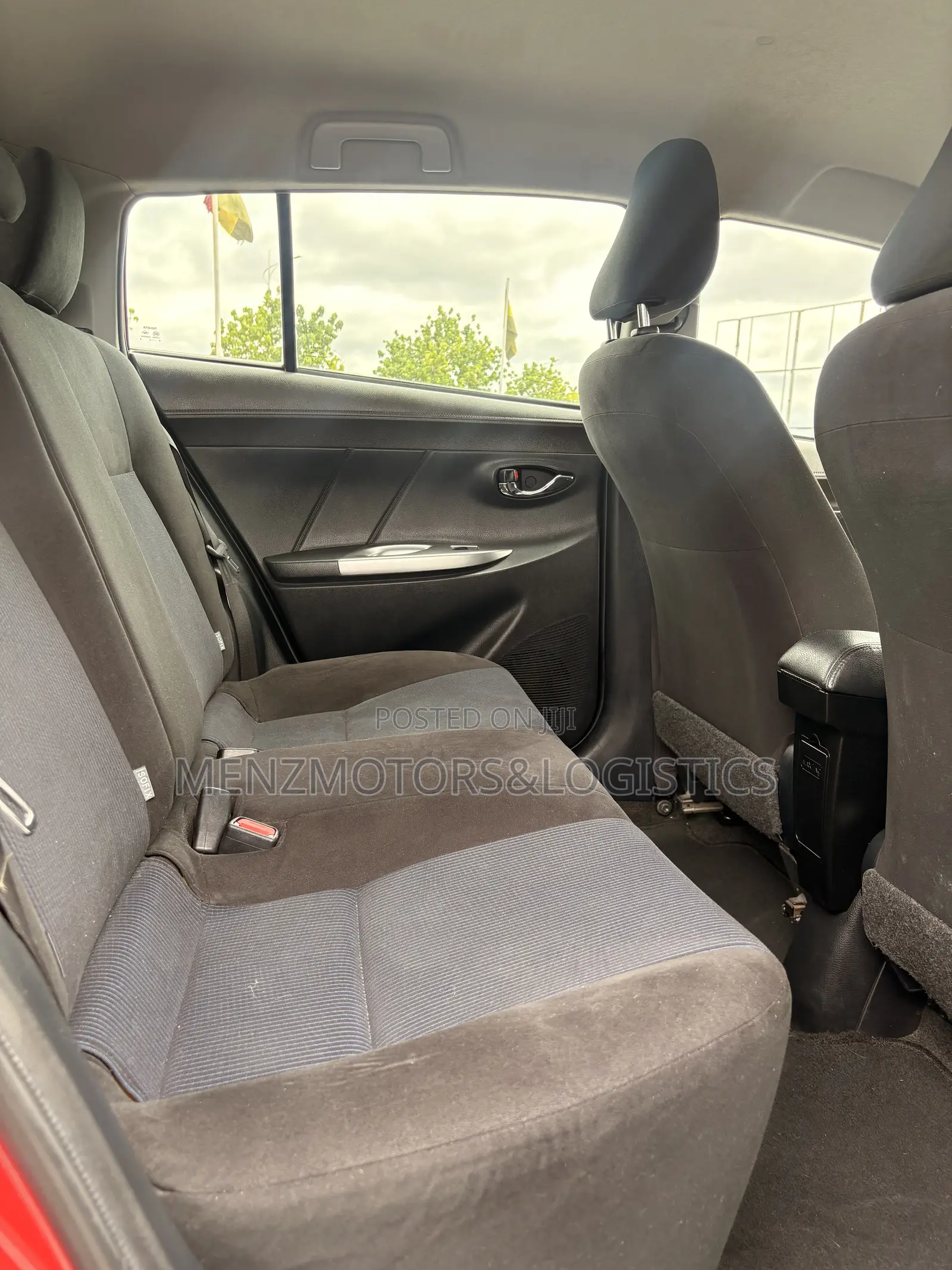 Toyota Yaris L Hatchback 5dr 2015 Red