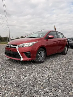 Toyota Yaris L Hatchback 5dr 2015 Red
