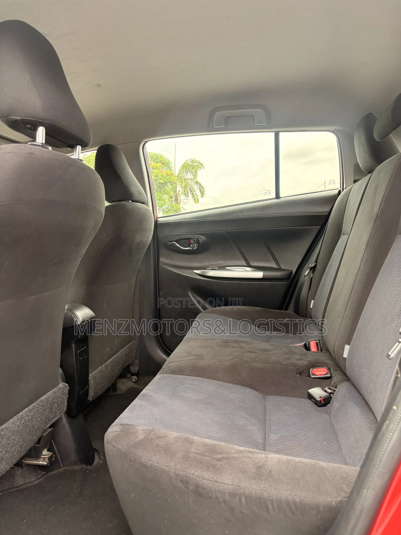 Toyota Yaris L Hatchback 5dr 2015 Red