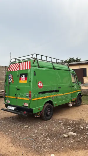 Mercedes-Benz Sprinter 1988 Green