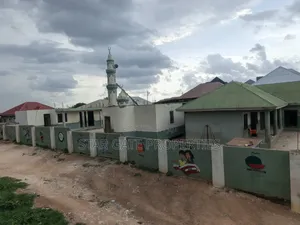School for Sale. ( English and Arabic) Kenyasi Achiase