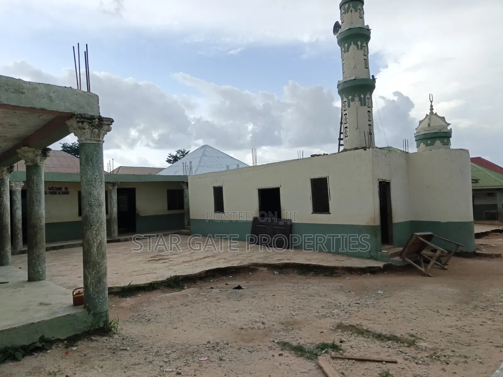 School for Sale. ( English and Arabic) Kenyasi Achiase