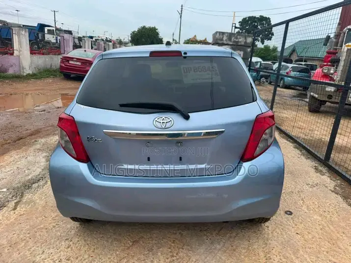 Toyota Vitz 2013 Blue
