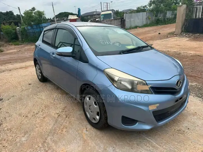 Toyota Vitz 2013 Blue
