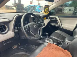 Toyota RAV4 LE AWD (2.5L 4cyl 6A) 2017 Black