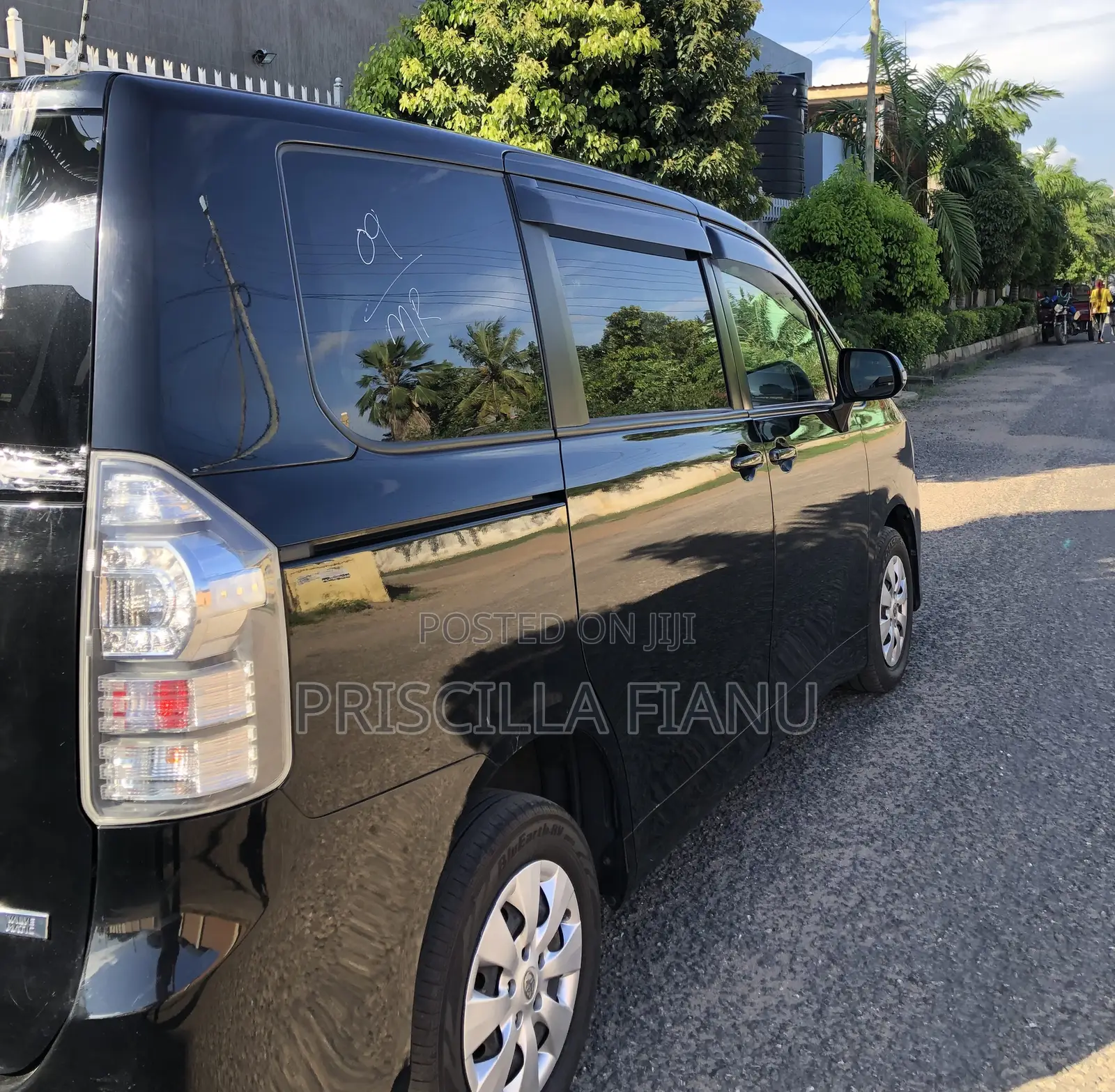 Toyota Voxy 2011 Black