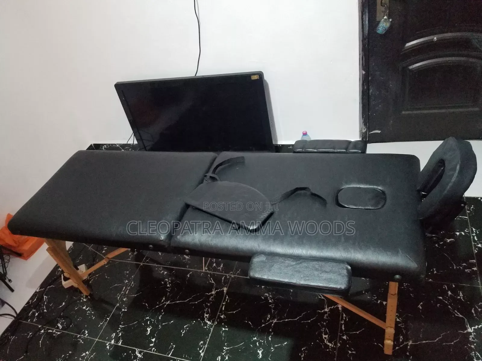 Massage / Lash Bed