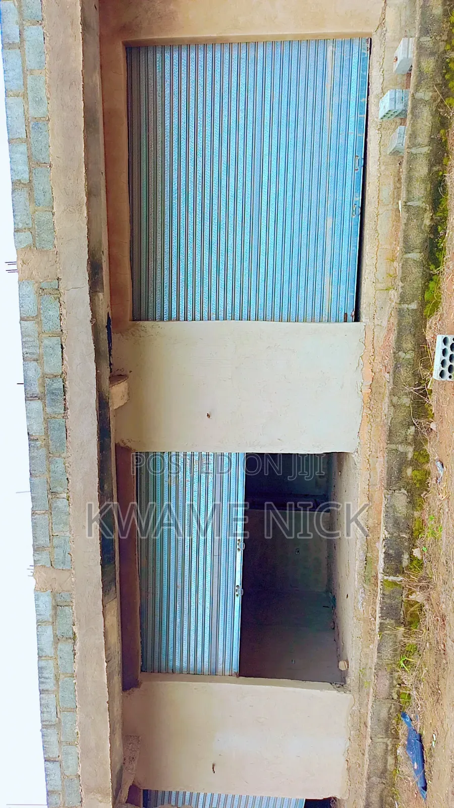 Stores 4 Rent at Adjen Kotoku Onions Market Just by the Road