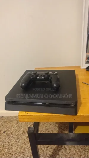 Playstation 4 Slim