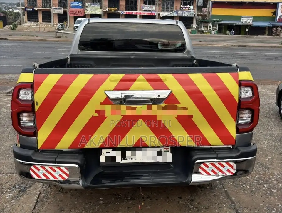 Toyota Hilux 2018 Gray