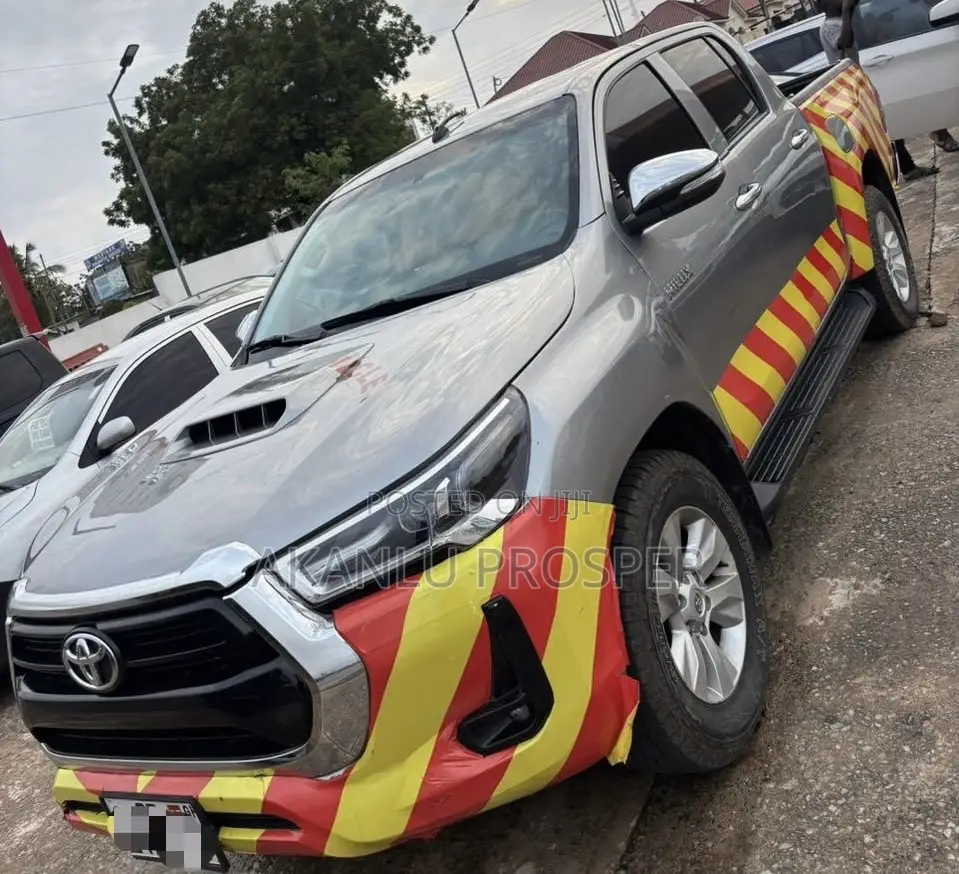 Toyota Hilux 2018 Gray