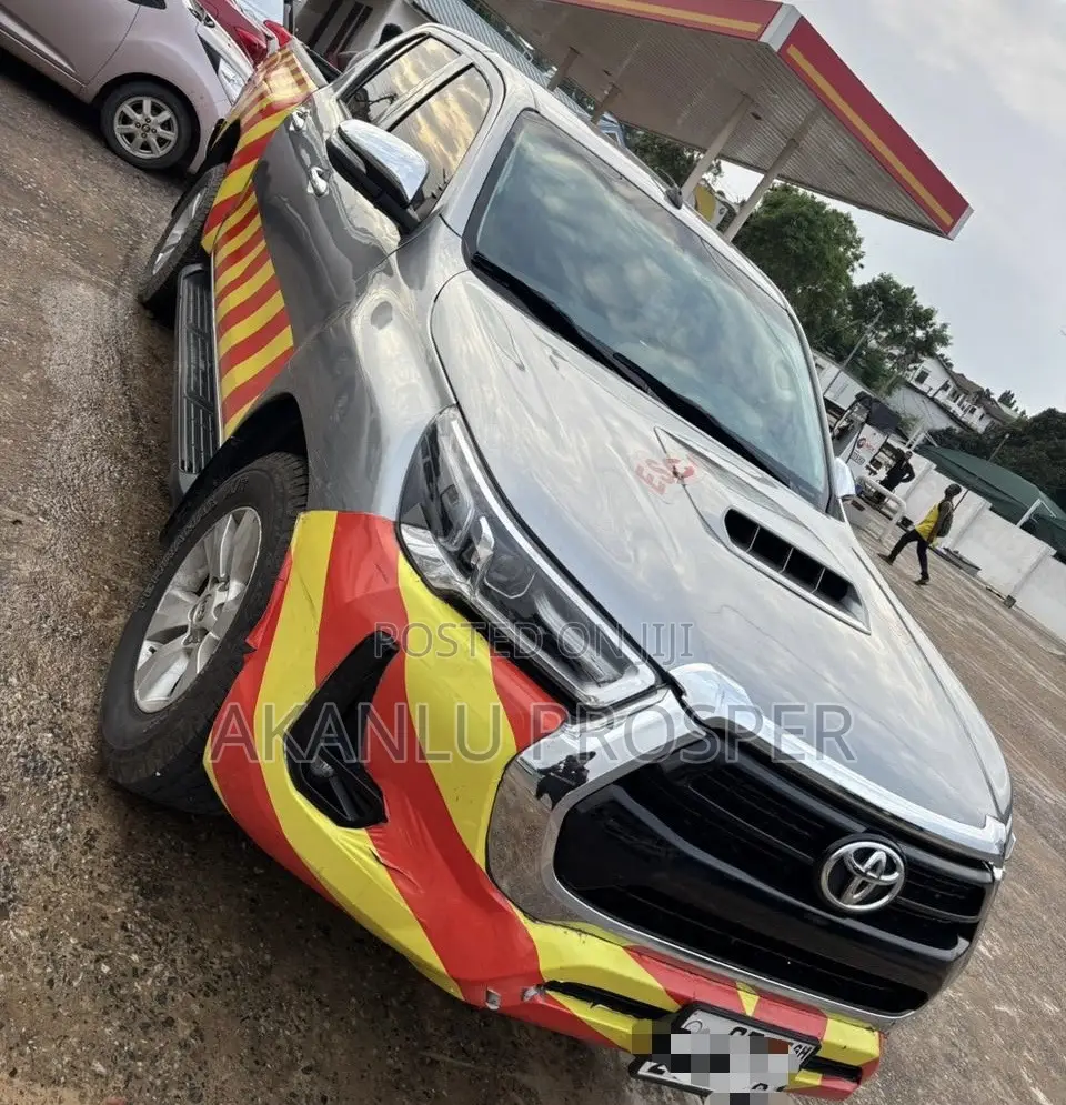Toyota Hilux 2018 Gray
