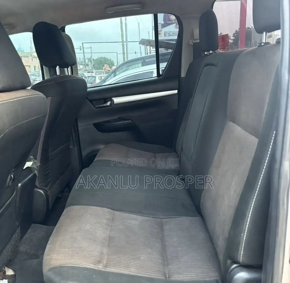 Toyota Hilux 2018 Gray