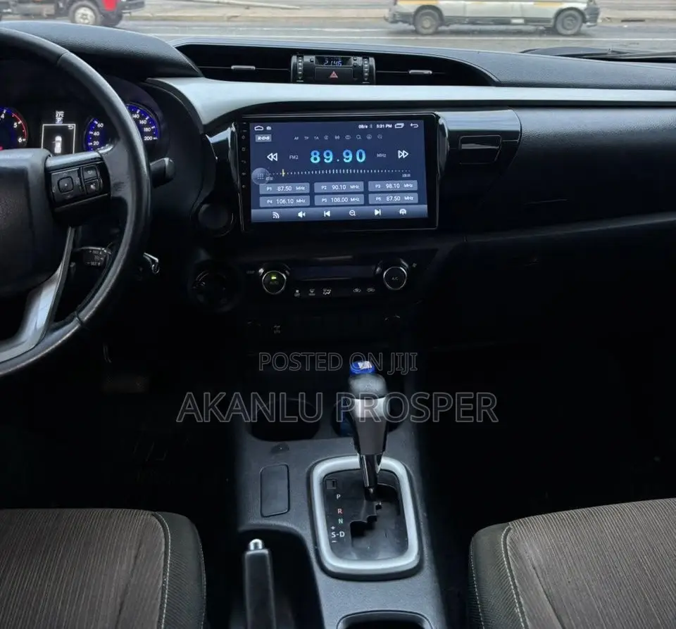 Toyota Hilux 2018 Gray