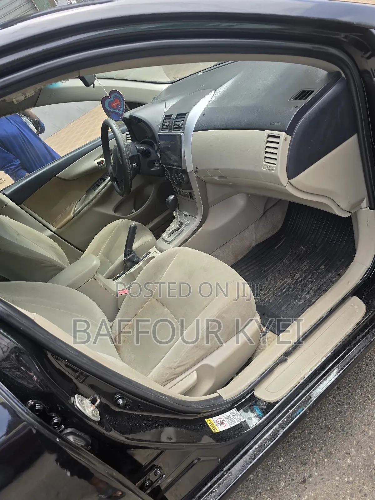 Toyota Corolla LE 4dr Sedan (1.8L 4cyl 4A) 2012 Black