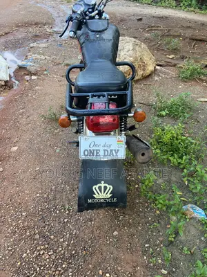Royal Motorcycle 2025 Black