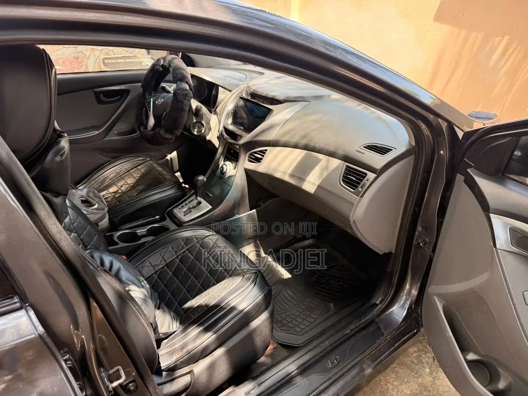 Hyundai Elantra Limited Sedan FWD (1.8L 4cyl 6A) 2013 Gray