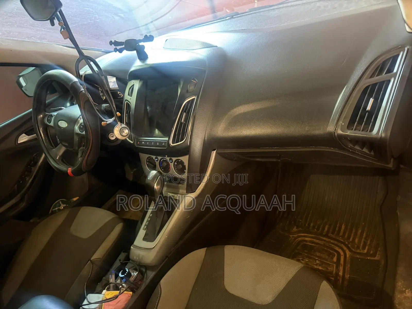 Ford Focus SE 5-Door 2013 Gray
