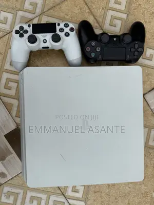 Playstation 4 Slim