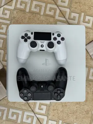 Playstation 4 Slim