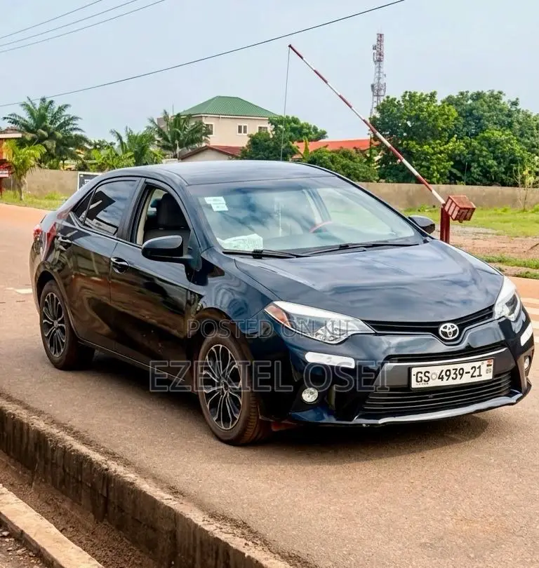 Toyota Corolla LE 4dr Sedan (1.8L 4cyl CVT) 2016 Black