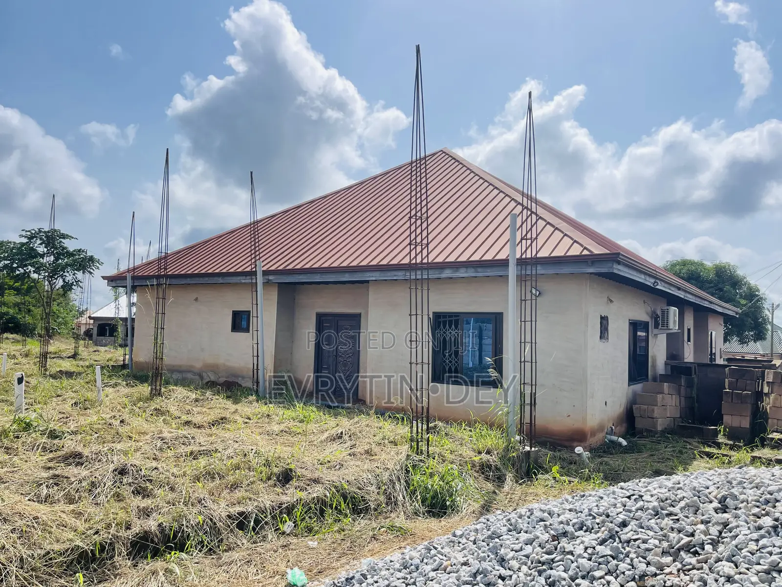 4bdrm House in Domfete, Berekum Municipal for sale